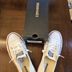 Converse Light-Colored Low-Top Sneakers